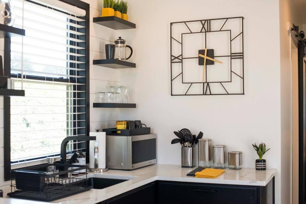 The Zephyr Modern Luxe Container Home Bellmead Exteriér fotografie