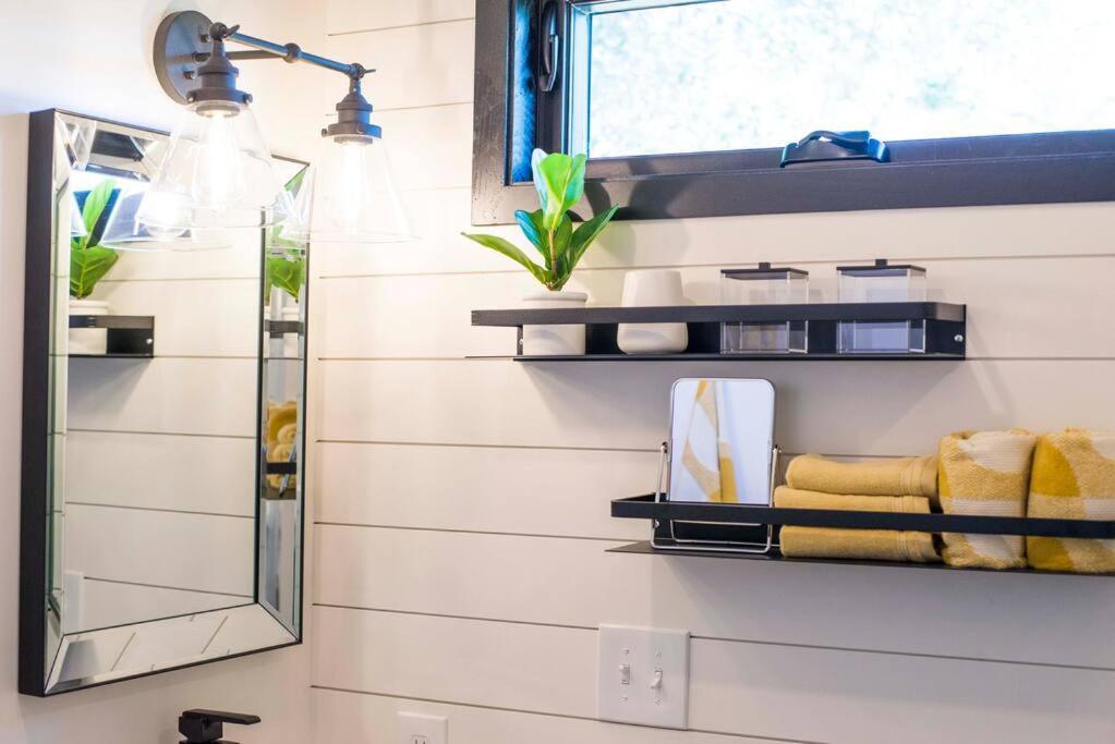 The Zephyr Modern Luxe Container Home Bellmead Exteriér fotografie