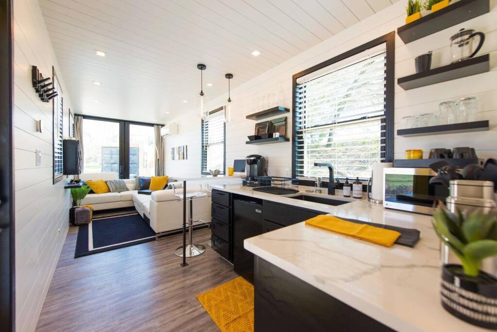 The Zephyr Modern Luxe Container Home Bellmead Exteriér fotografie