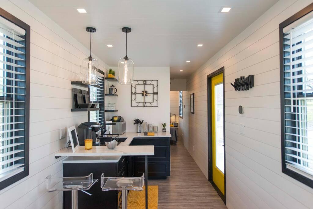 The Zephyr Modern Luxe Container Home Bellmead Exteriér fotografie